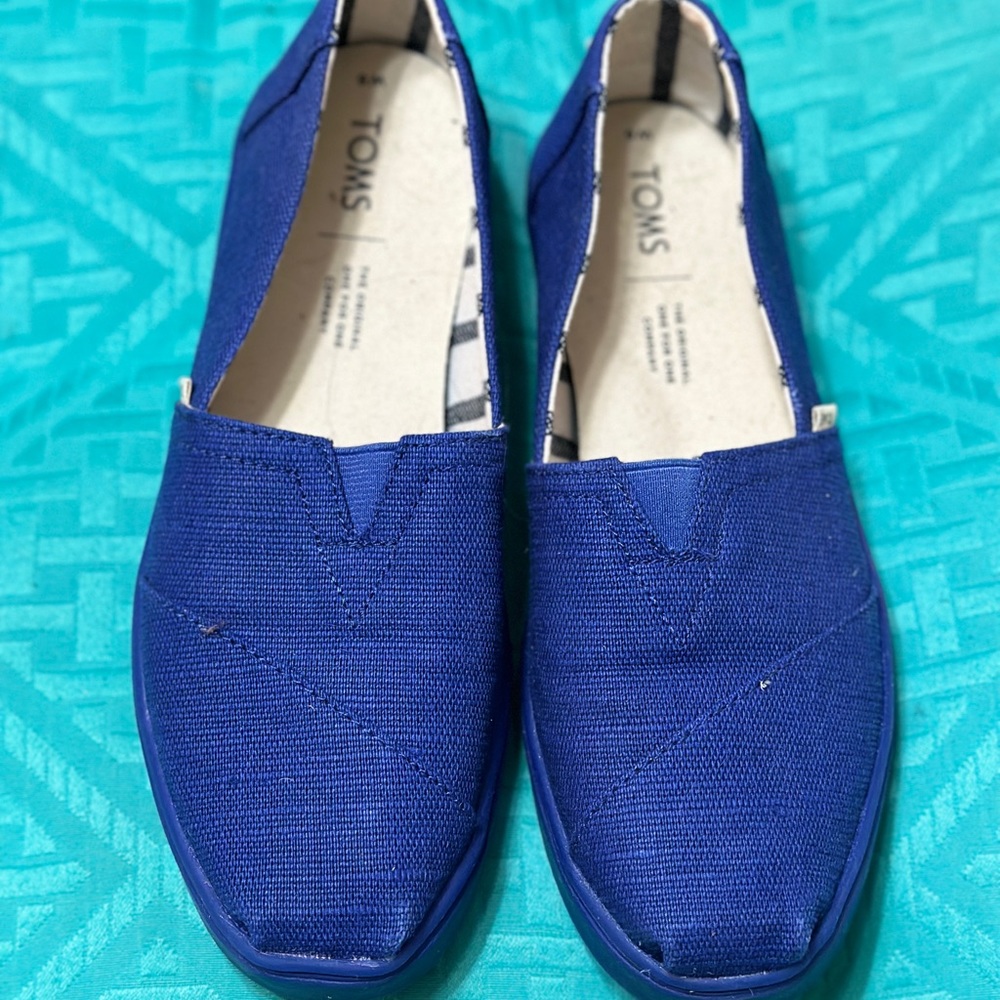 Toms size 6